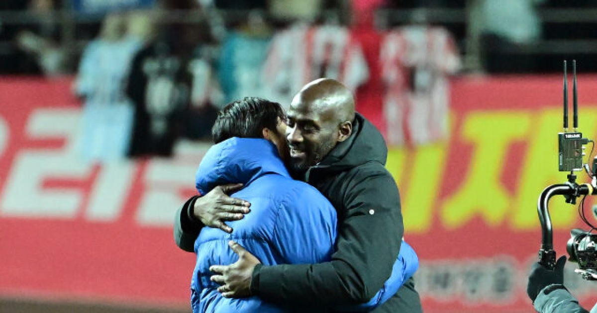 "한국, 일본 수준에 미치지 못해"...'0-1 석패' 가나 오토 아도 감독, 韓·日 비교하며 냉철한 평가 [MD현장]