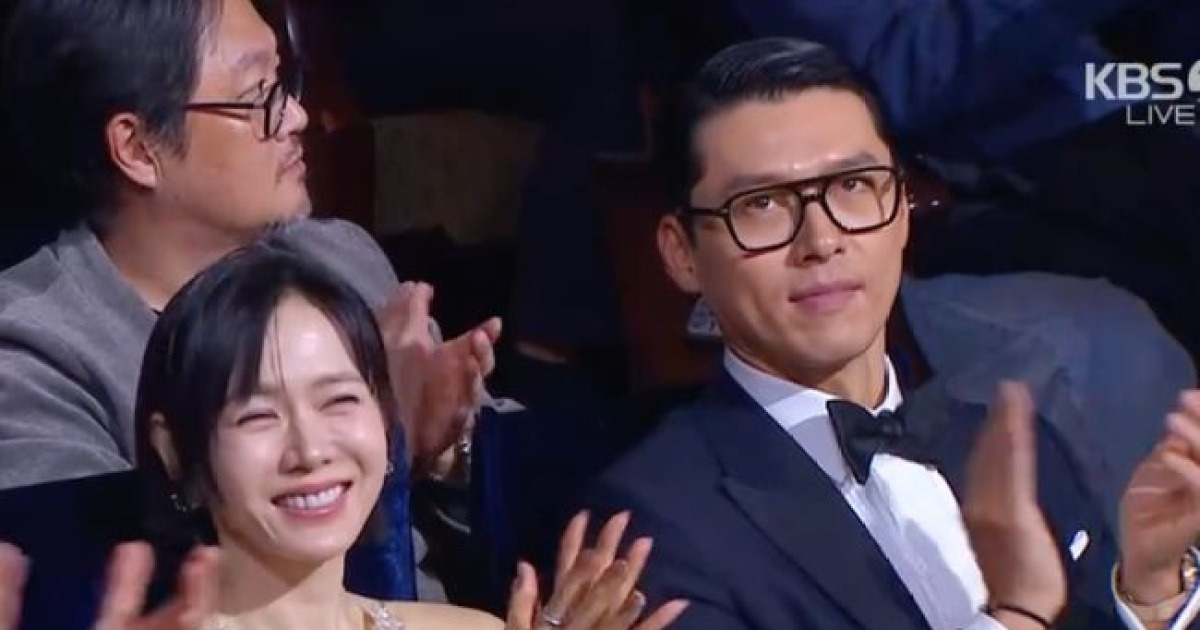 현빈♥손예진, 46회 청룡영화상 투샷 포착...레카 피날레·어깨 기대기까지 [핫피플]