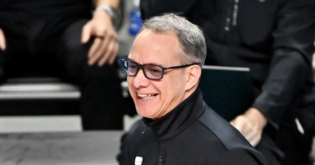 '5연패 탈출+4위 도약' 우리카드 파에스 감독 "승리에도 경기력엔 만족하지 않아"