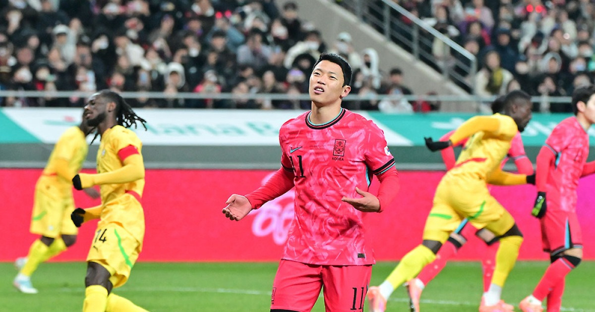 PK 유도까지 좋았는데…'페널티킥 실축' 황희찬 "부끄러운 장면, 선수들도 많이 놀려" [현장인터뷰]