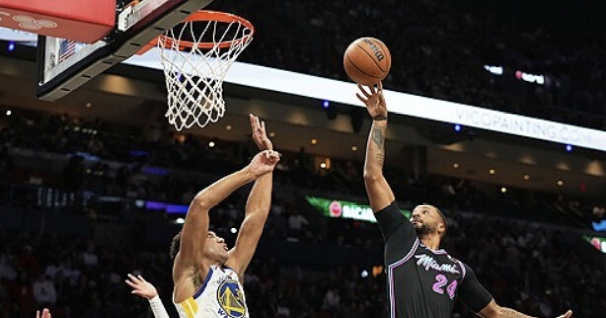 ‘6명 10+점’ 뒷심 발휘한 마이애미, 커리·버틀러 빠진 GSW 꺾고 2연승