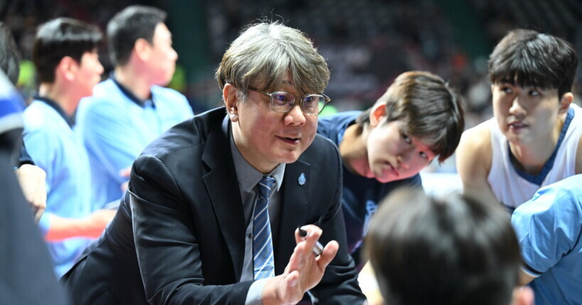 ‘2연승’ 손창환 감독 “허웅과 허훈 집중 수비했다”