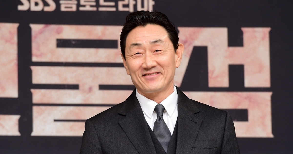 [단독] 박지은 작가 신작 '혼', 허준호 합류…완성도 끝판왕 온다