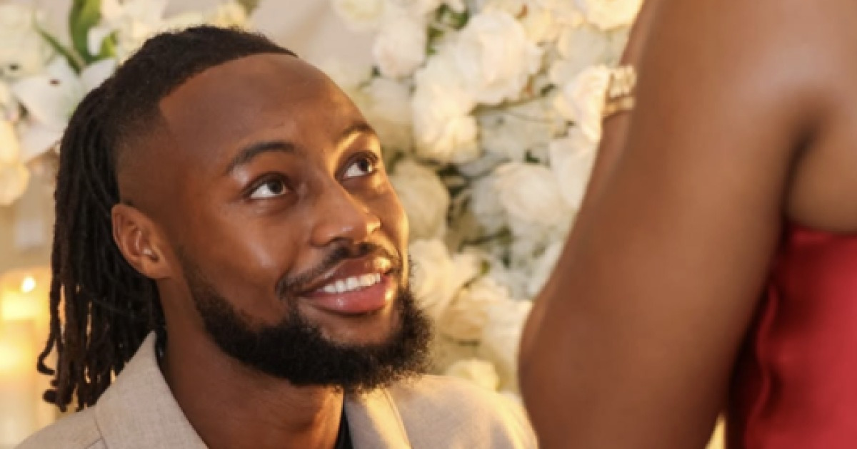 '아프다며?' 부상으로 韓 안 온 세메뇨, 외출 틈타 럭셔리 프러포즈 했다... 현직 모델에 청혼