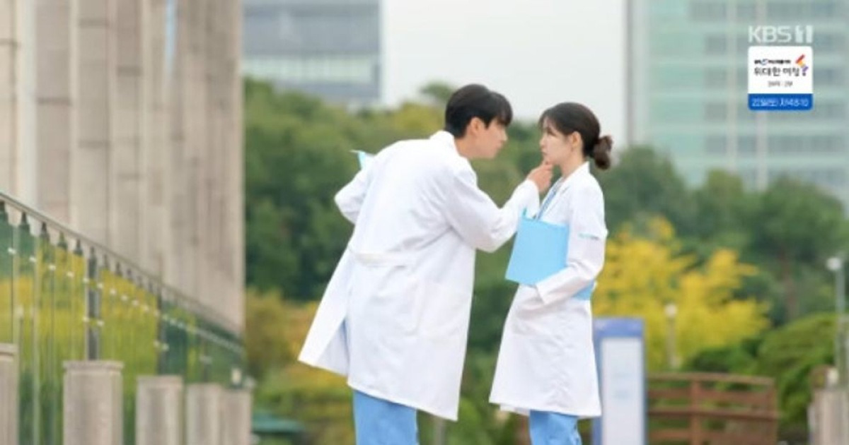 김영재, 현우 볼에 뽀뽀하는 하승리 목격하고 충격...비밀연애 '들통' ('마리와')