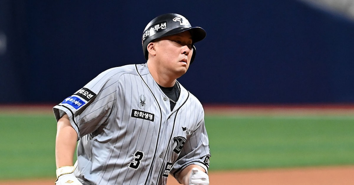 "안치홍에 미리 말해줬다"…한화와 손혁 단장, 마지막까지 예의 갖췄다 [현장 인터뷰]