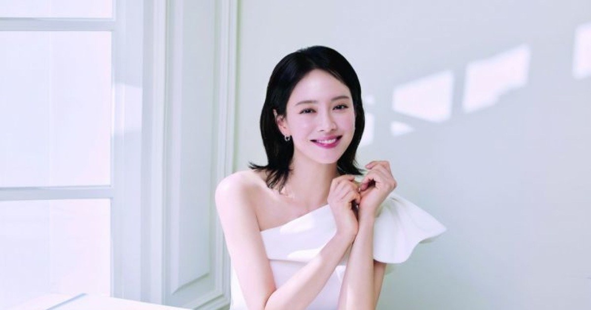 배우 송지효 소속사 "부친 회사 채무 불이행 주장 메일은 범죄행위"