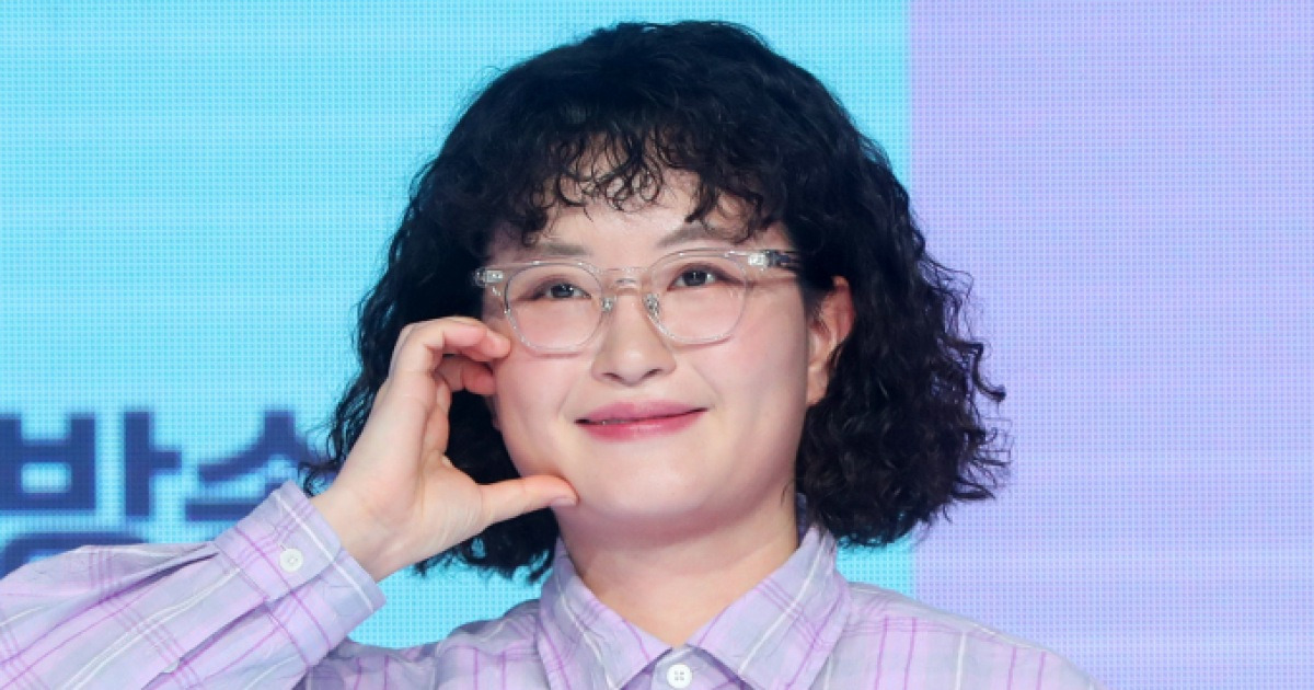 지하 2층·6평 사무실에 3인 근무… 100만 유튜버, 직원 처우 논란