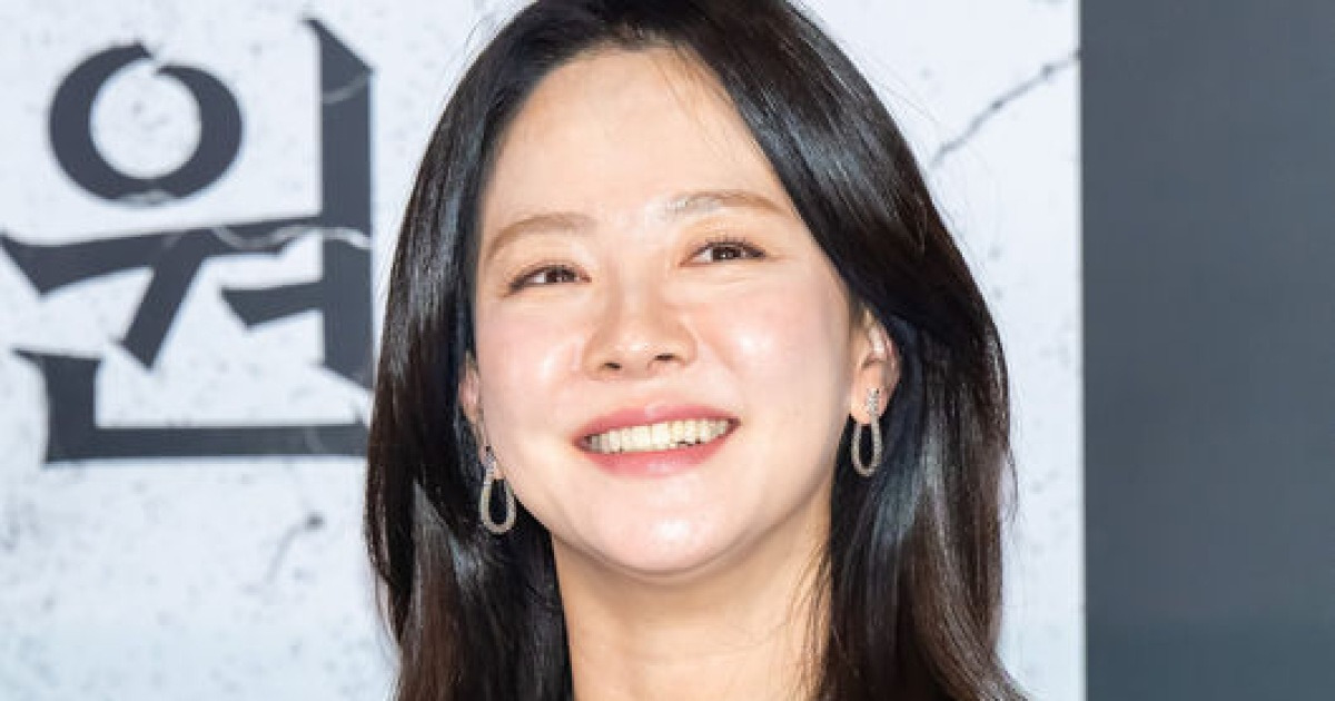 송지효, '여객선 사업 父' 빚투 의혹→'협박' 불똥..