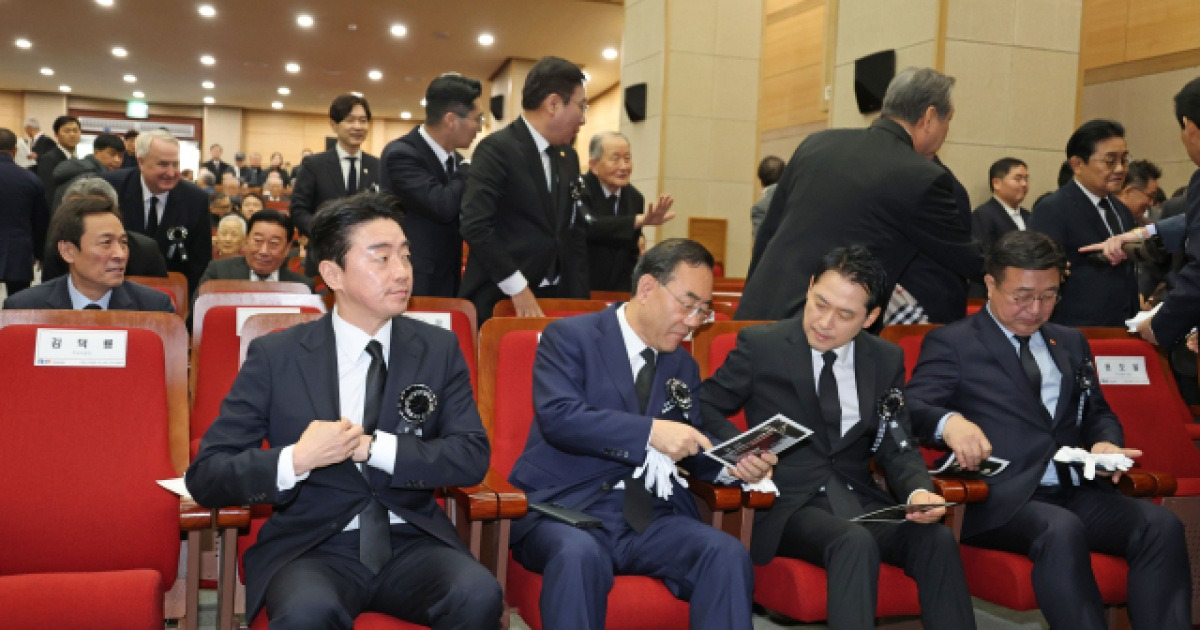 李大統領、YS創立10周年に「『大道門』を刻み、より良い民主主義への道を進む」