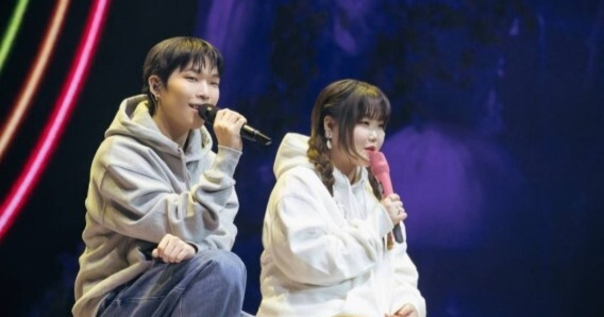 악뮤, 12년 함께한 YG 떠난다…양현석에 큰절로 마지막 인사