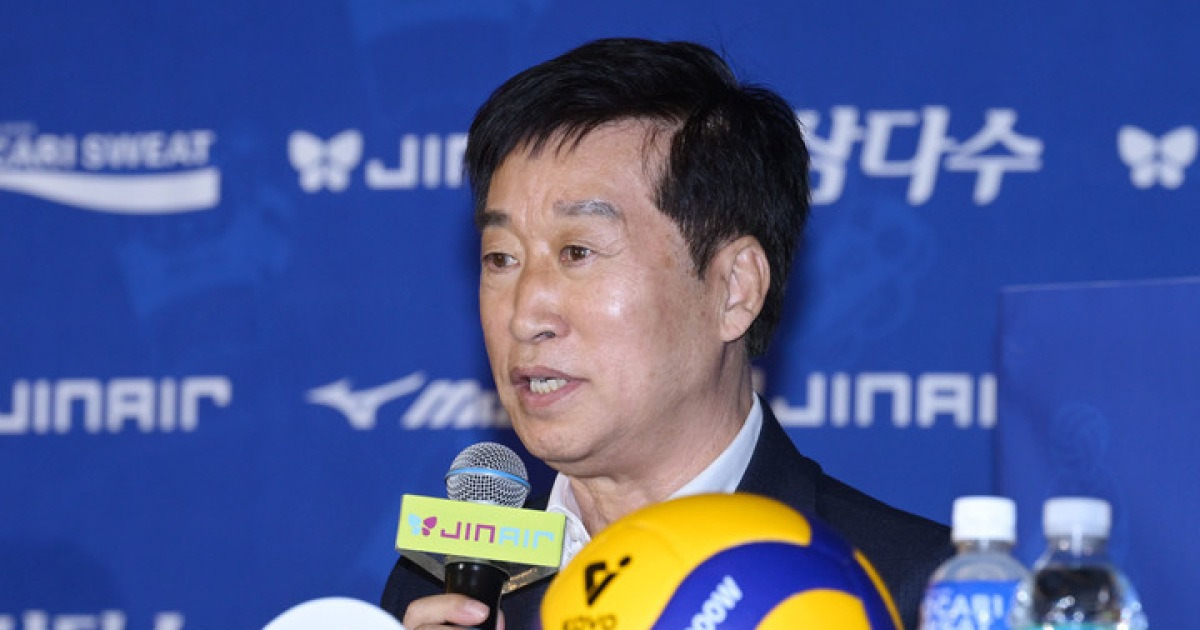 [공식] '자진 사퇴' IBK 김호철 체제, 약 4년 만에 막 내렸다...여오현 수석코치 대행으로