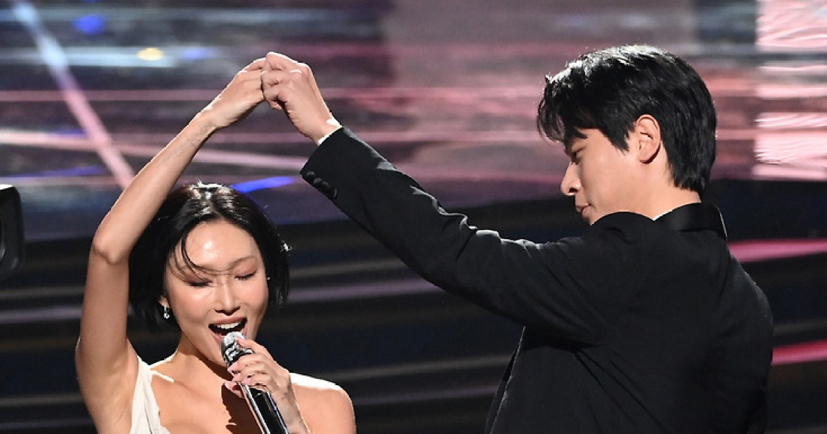 “사귀어주라” 난리난 박정민×화사…'청룡' 후 음원까지 역주행 올킬