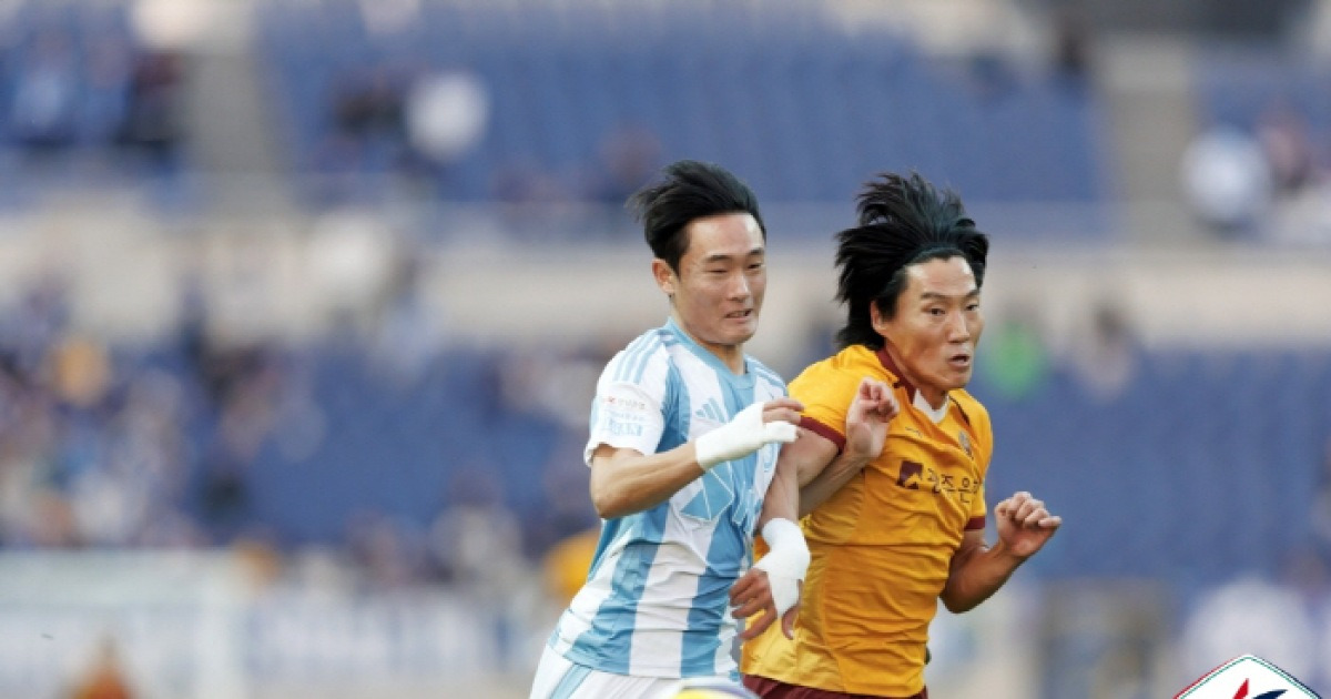 안 끝났다, 9위 경쟁도 최종 라운드로! 울산, '프리드욘슨-최경록 득점' 광주에 0대2 패배...10위 수원과 승점 2점 차[K리그1 리뷰]