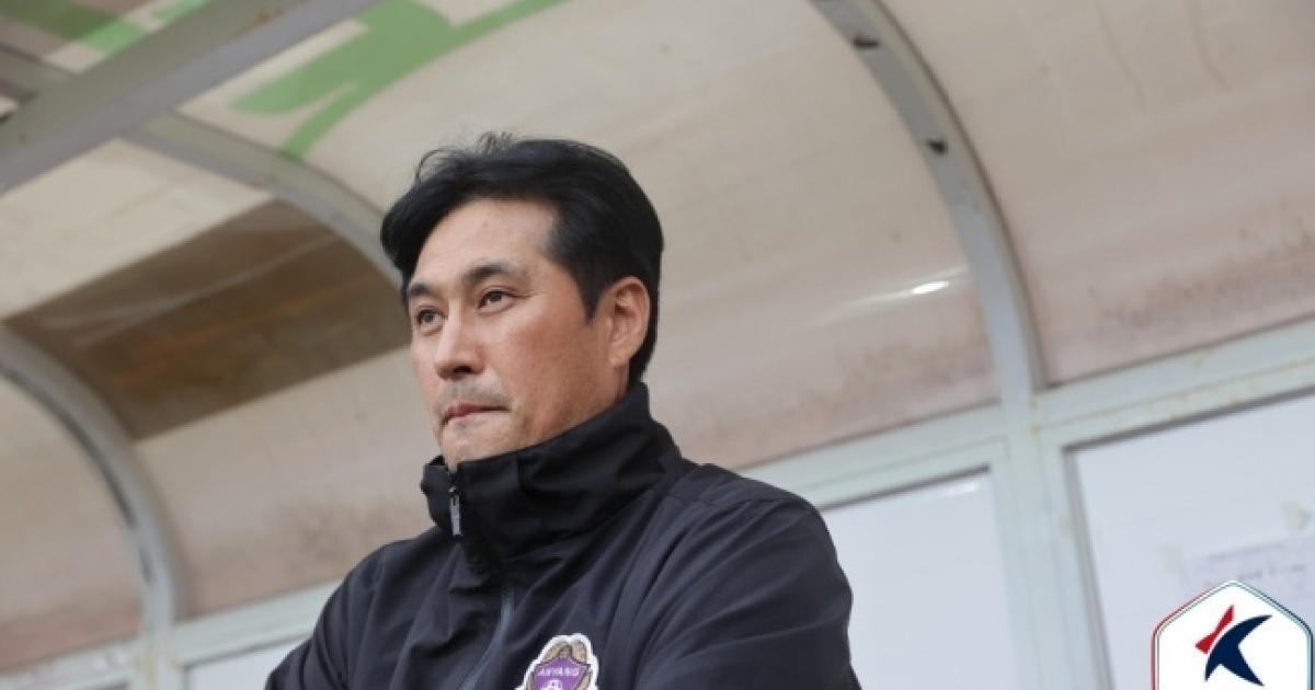 ‘1부 승격→잔류’ 안양의 역사 쓴 유병훈 감독, 올해의 감독상까지?…“0표만 안나왔으면, 올해는 무조건 전북 포옛 감독” [MK현장]