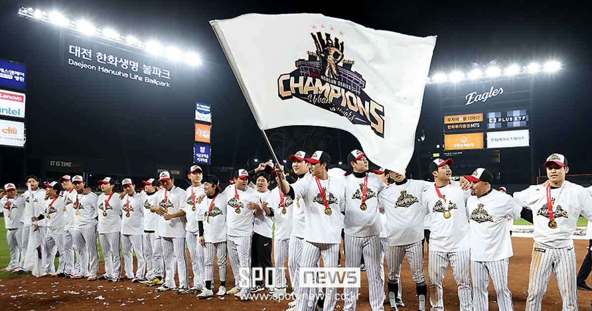 LG 청백전 제대로 모십니다…팀 관우 vs 팀 영우 드래프트→트레이드까지, 중계석에 명해설위원 등장