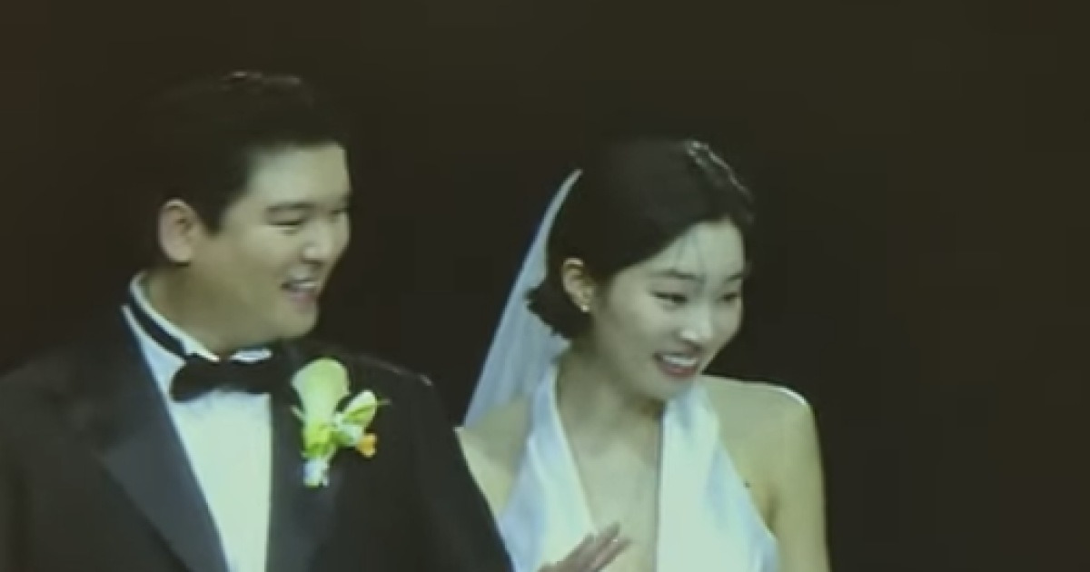 이장우♥조혜원 결혼식 현장 공개…'주례' 전현무에 깍듯 인사→사촌형 환희 축가 [종합]