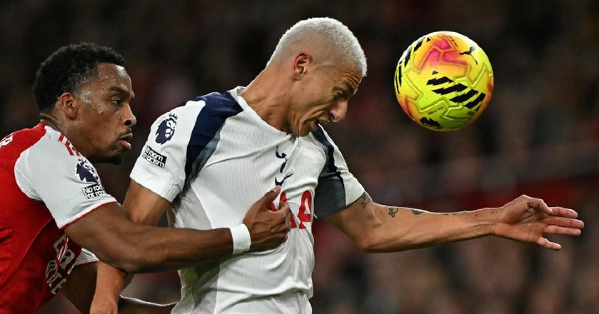 [PL 12R] 에제 해트트릭에 무너진 토트넘...시즌 첫 북런던 더비서 아스날에 1-4 완패→리그 9위 추락