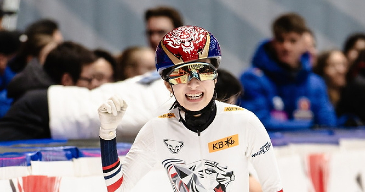 女쇼트트랙 김길리, 다시 한번 ‘폭풍질주’…월드투어 3차 혼성·1500m ‘2관왕’
