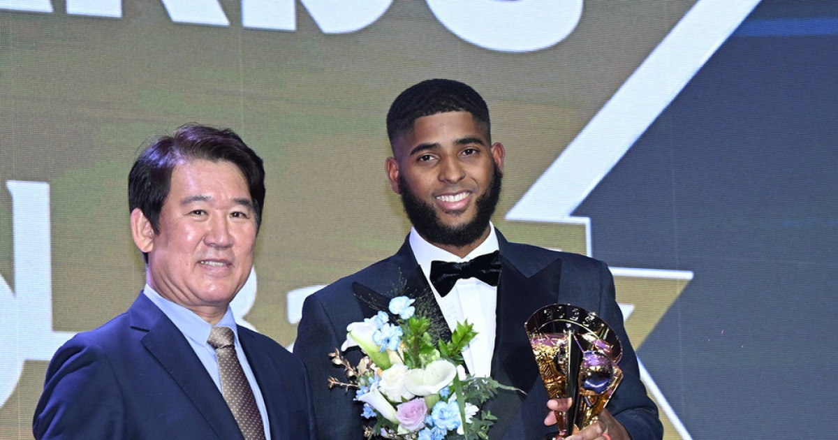 ‘홈런왕+타점왕 타격 3관왕’ 삼성 디아즈 “KBO서 뛸 수 있게 기회 주셔서 감사”