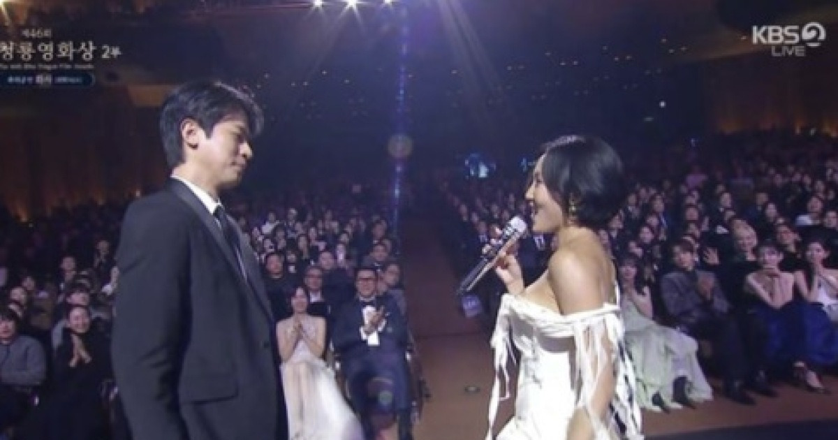 결혼소감급..화사, 구남친 박정민과 듀엣 "더할나위없이 행복" [핫피플]