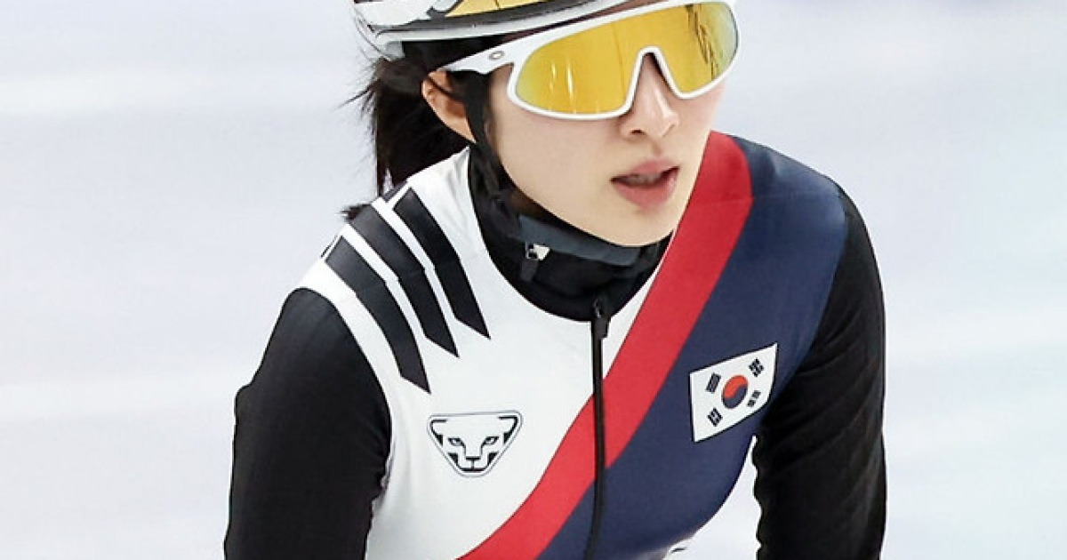 '역시 에이스' 김길리, 1500m+혼성계주 금메달 '2관왕'... 한국, 쇼트트랙 월드투어 3차서 하루에 金 '3개'