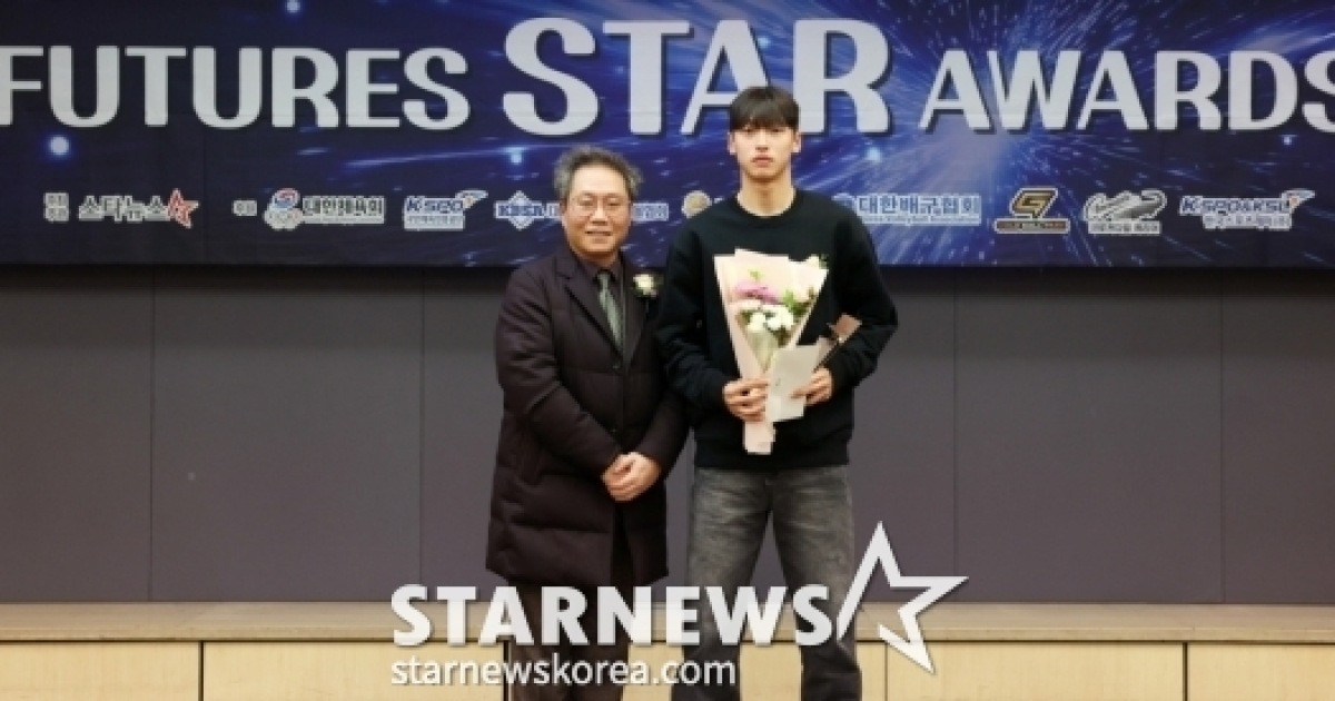 '스타상' 초신성 윙어 박시후 "최종 꿈은 월드컵 득점... 충남아산 승격이 첫 목표" [2025 퓨처스 스타대상]
