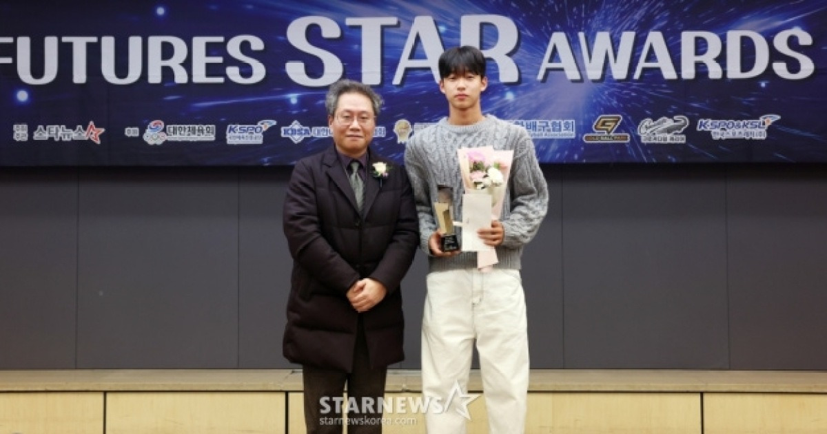 '1학년 최초 수상자' 김태호 "자만하지 않겠다→더 노력해서 유럽 향해 갈 것" [2025 퓨처스 스타대상]