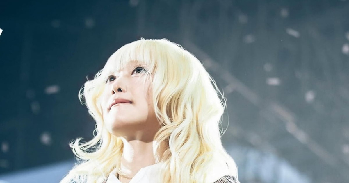 'BTS RM's Fan' Hanroro, Who Is She That Keeps Catching My Eye... Added Idol Beauty to Indie Sensibility [TEN PEOPLE]