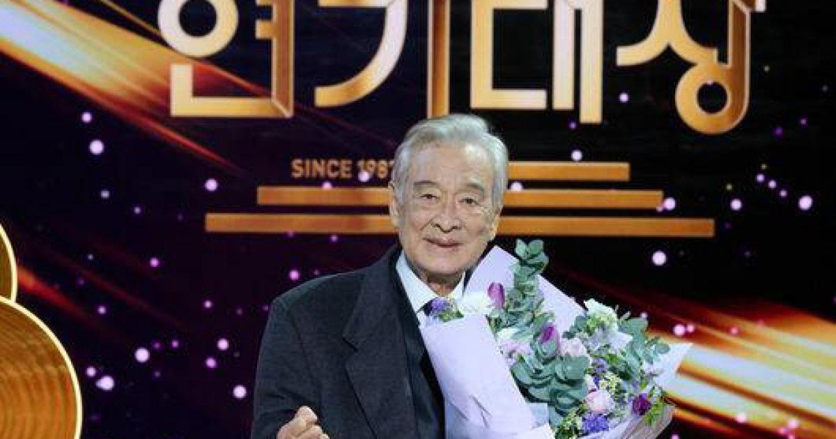[종합] "시청자께 평생 신세 많이 졌습니다"…'韓최고령 현역 배우' 이순재, 영원한 '꽃할배' 영면