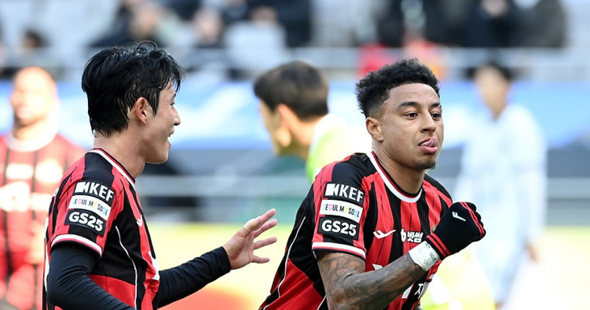 [ACLE 리뷰]中 '살인태클'에 2골1도움 참교육한 린가드…서울, 상하이 하이강 3-1 꺾고 '11월 첫 승→3위 도약'