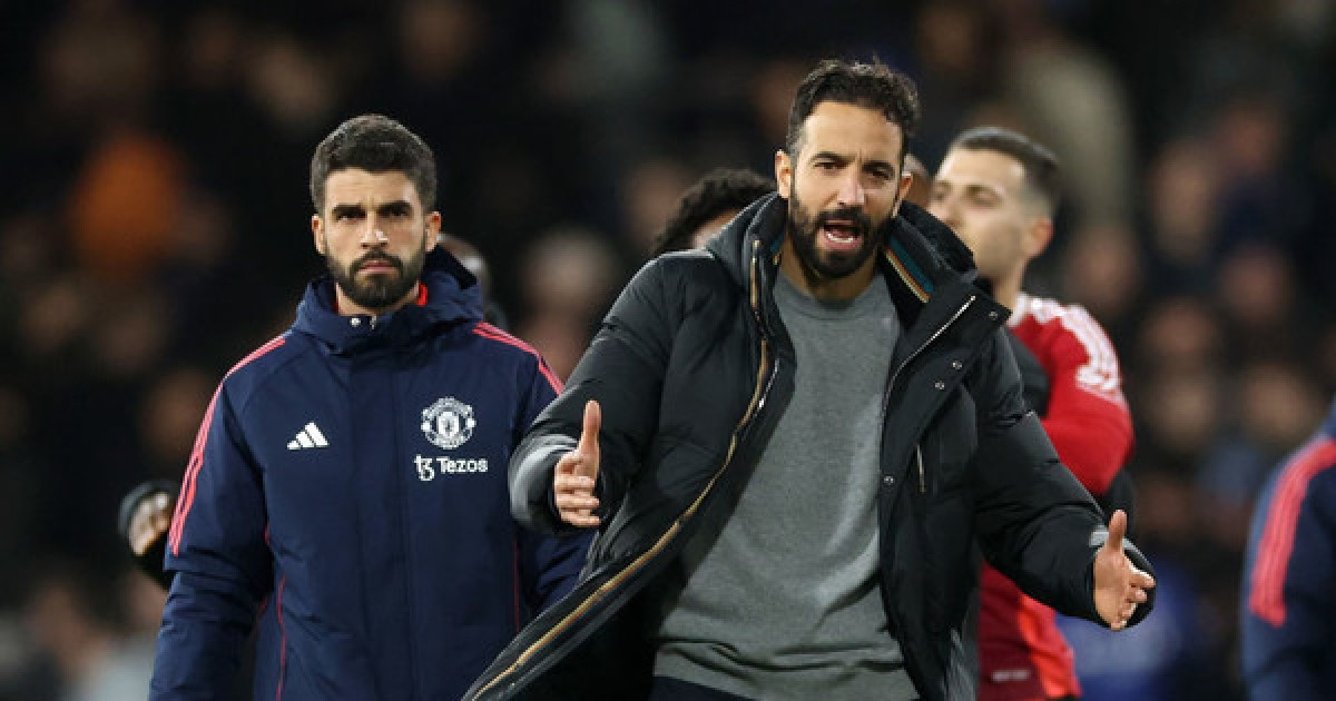 1주년 경기에서 '10명' 에버턴에 패한 아모림 지난 시즌처럼 될까 두려워