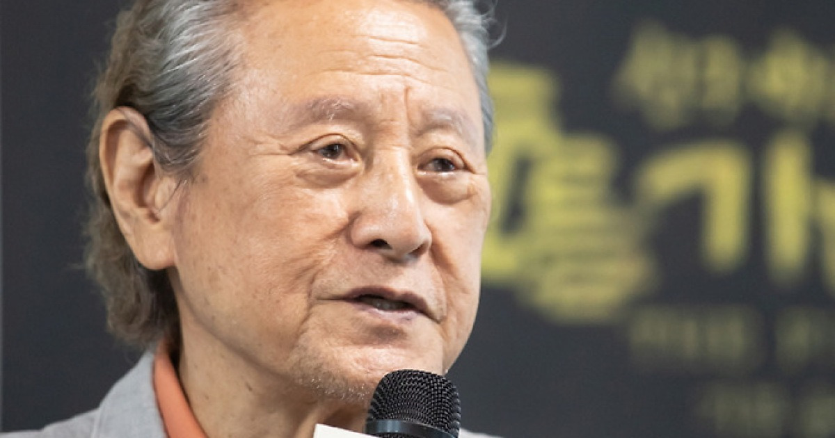 [단독] 박근형 “항상 리더였던 故이순재 형님…입버릇처럼 라이벌이라 농담하곤 했는데”(직격인터뷰)