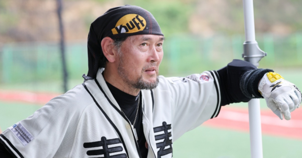 [단독] '신 스틸러' 배우 김명수, 연예인 야구단 '감독' 됐다
