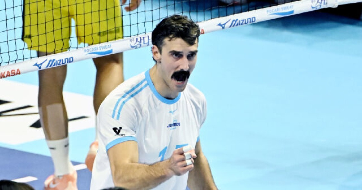 ‘서브 장인이 5블로킹까지’ 러셀 트리플크라운 활약...대한항공, KB 꺾고 7연승+1위 지켰다 [MD인천]