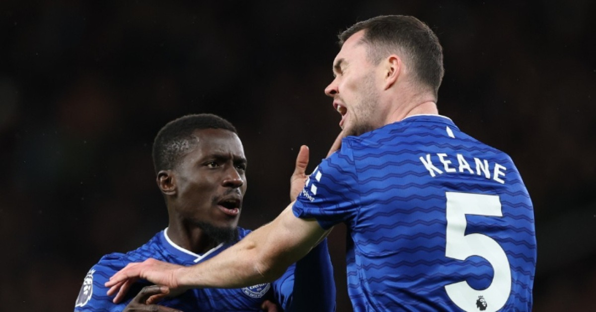 '동료를 왜 때려서…' 에버턴 게예의 황당한 퇴장…팀은 2연승