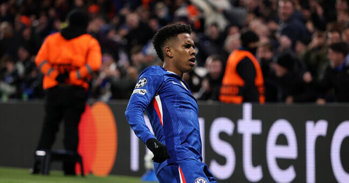 [ucl.review] '2007년생 에스테방 야말 앞에서 원더골' 첼시, '아라우호 퇴장' 바르셀로나에 3-0 완승...4위 도약