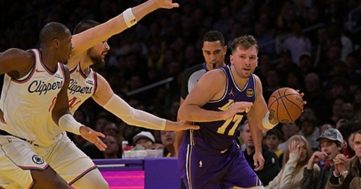 퇴장까지 나왔다! 불꽃 튄 LA 더비…‘할렐루카’ 43점 트리플더블급 활약 앞세운 LAL가 웃었다