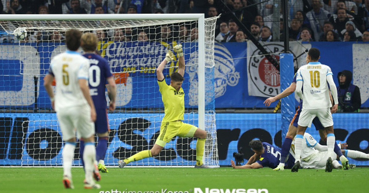 오바메양 멀티골, 뉴캐슬 맨시티 잡더니 마르세유에 1-2 역전패