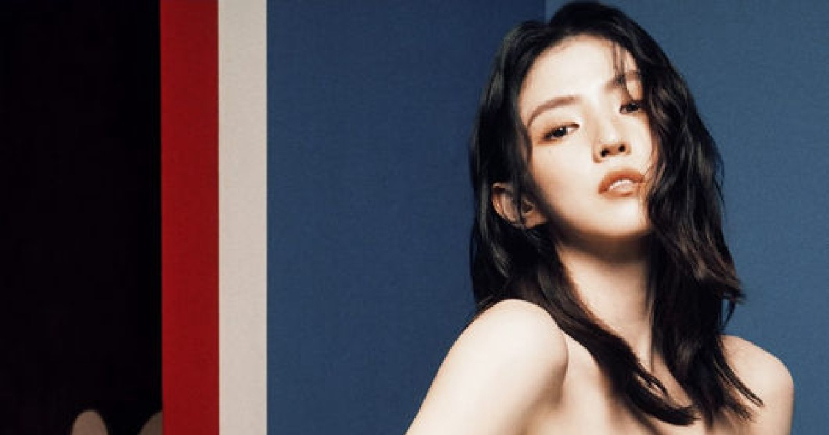 한소희, 타투는 싹 사라지고 새하얀 피부만 빛나네