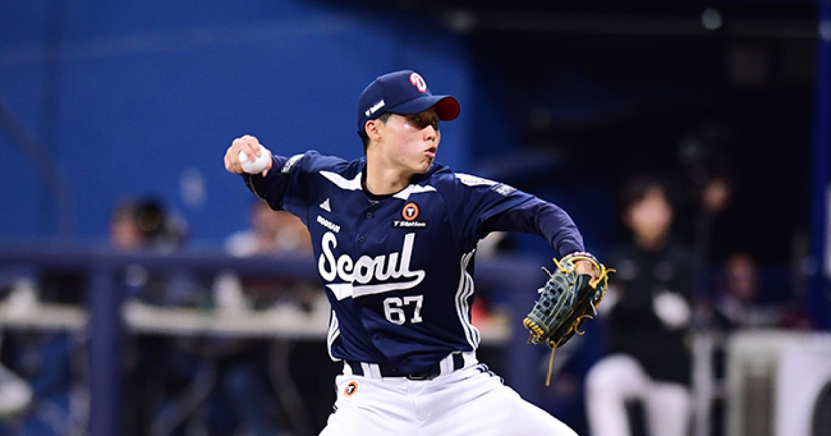 KIA, '두산 FA 이적' 박찬호 보상선수로 우완 홍민규 지명