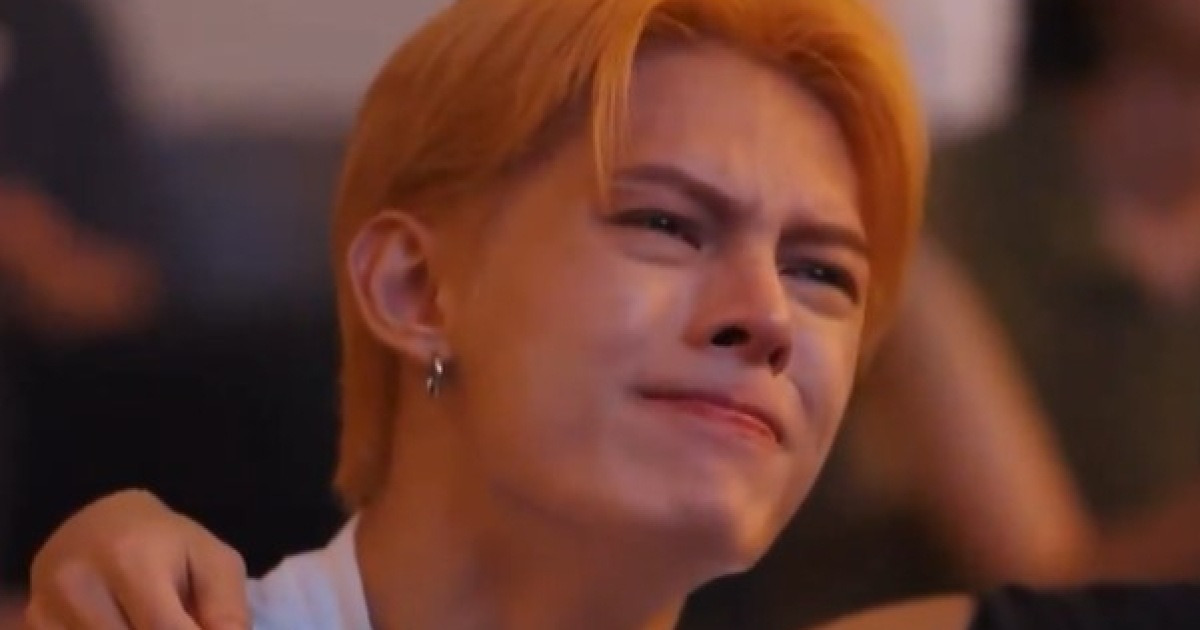 눈물범벅 코르티스 100일 기념 라이브, 글로벌 팬"엄마에게 그런 다정한 말을..감동"[K-EYES]