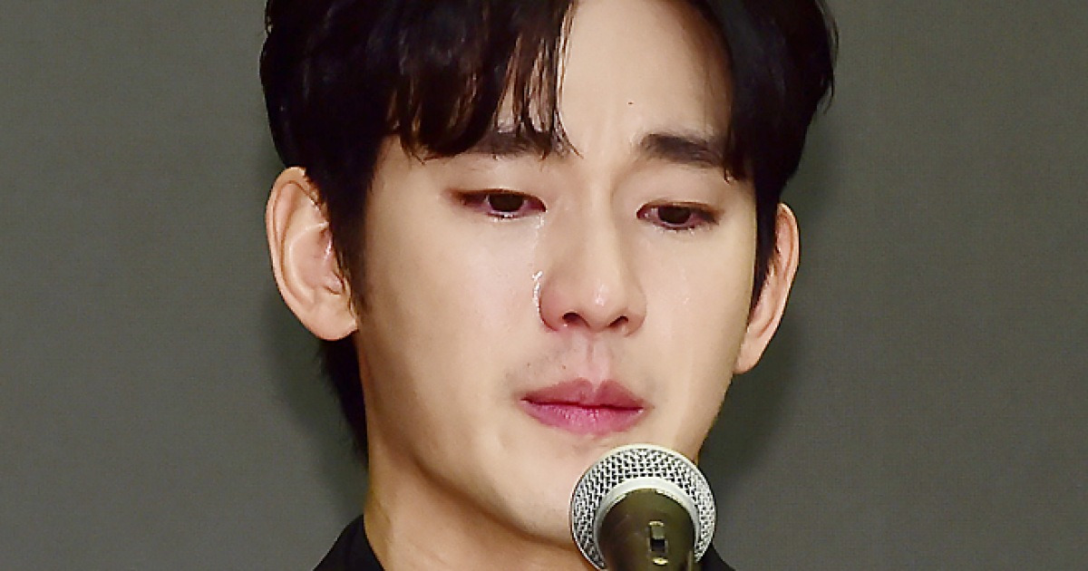 故 김새론 모친, 김수현 미성년자 교제 증거 공개 "5년 만난 내 남친" [이슈&톡]