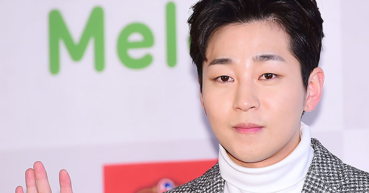 딘딘, '개념 연예인' 이미지 독됐나…