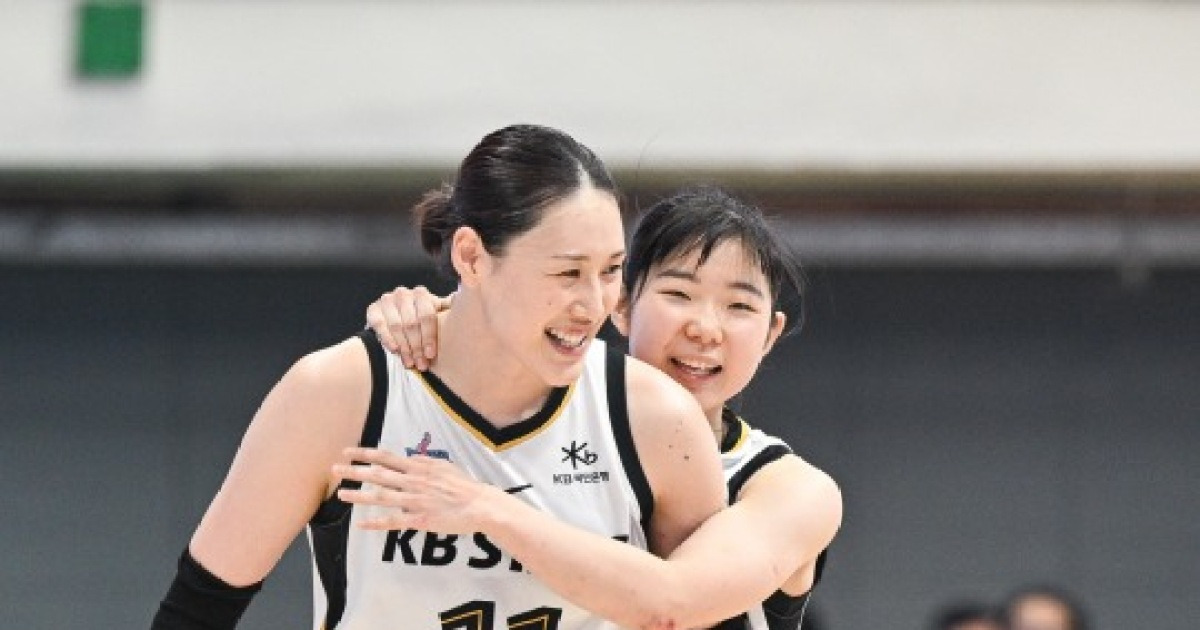 종료 0.7초 전 역전 당한 여자농구 KB, 강이슬 버저비터로 재역전...개막 3연승