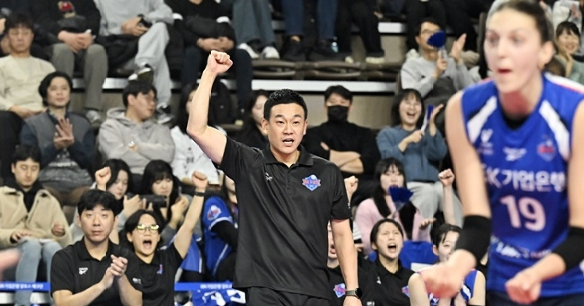 ‘김호철 감독 사퇴→7연패 탈출’ IBK기업은행, 여오현 감독대행 첫 경기서 흥국생명 3-0 격파…현대캐피탈도 3연패 탈출