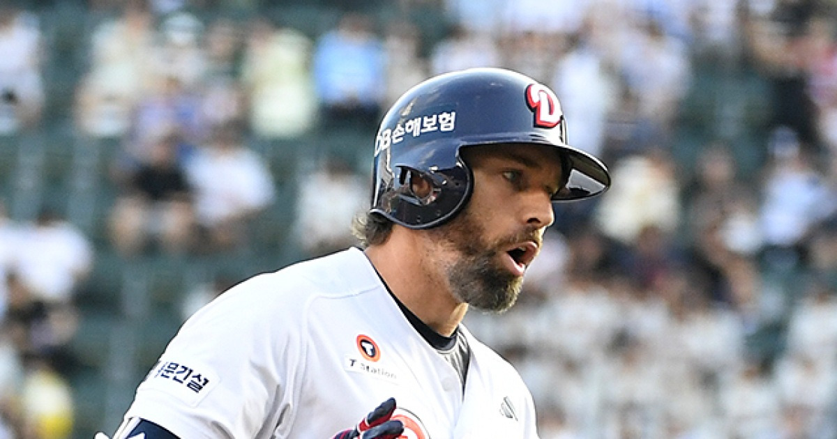 케이브, 두산과 재계약 실패 “다른 구단과 계약 불가” 보류권 규정에 서운함 표현