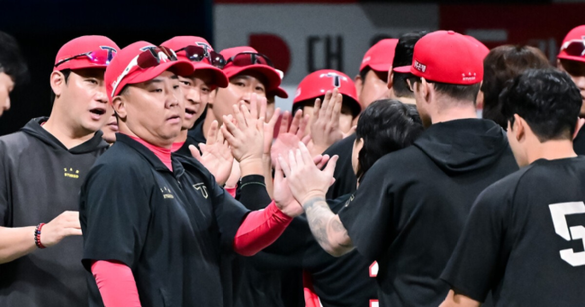 FA 거품시대, 전력약화 감수하는 'NO 오버페이'...주전 유격수 잃고 4번타자와 홀드맨도 미묘, KIA 리빌딩인가