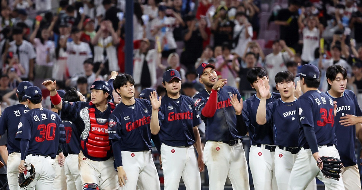 레이예스-감보아-벨라스케즈 거취에 대해 기준 잡은 롯데, 아시아쿼터로는 日 투수 영입 고려