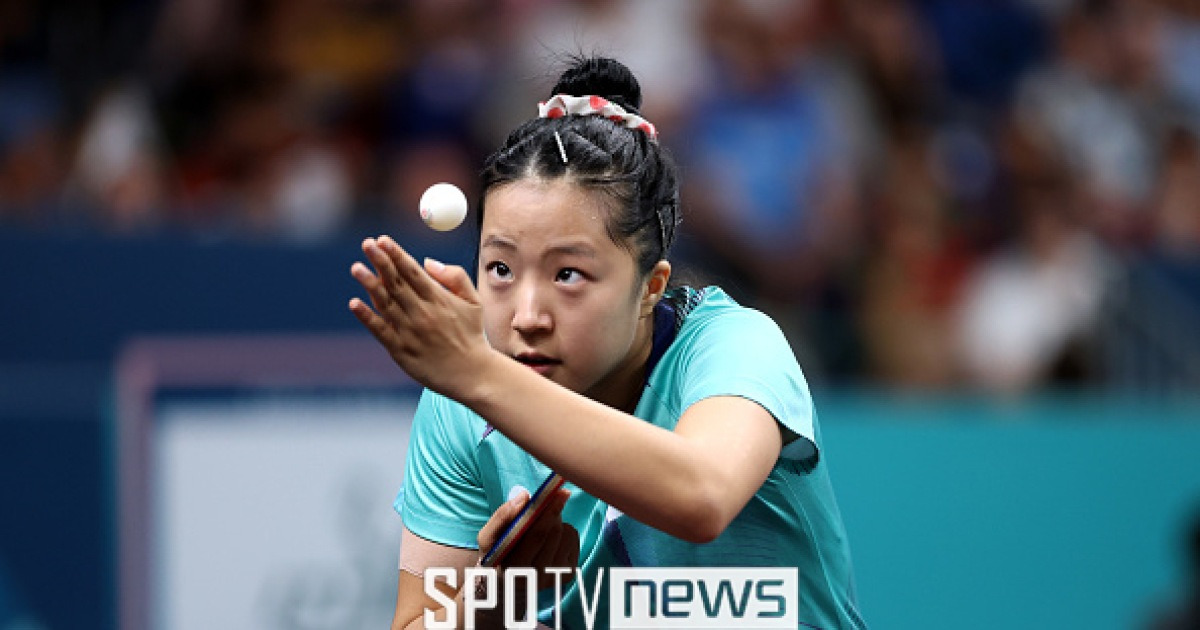 '이럴 수가' 신유빈 '中中中中中에 점령됐다' 세계 랭킹 발표...1~5위 모두 중국, 신유빈은 12위 랭크